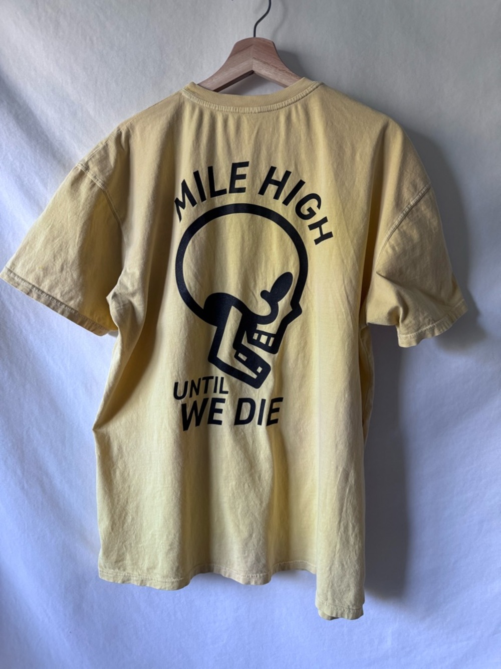 2/$20 Buckley Omega Mile High Skull Graphic T Shirt XL Faded Yellow Denver